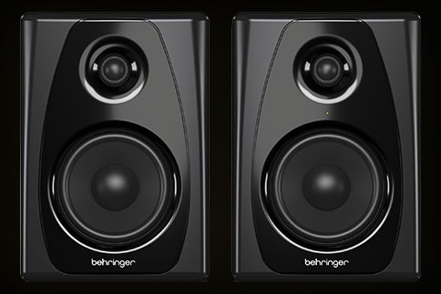 Paire de moniteurs Behringer 50USB pour des sessions d'écoute précises au studio 10ème Sens